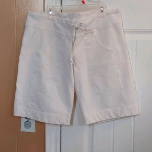 🆕Lululemon White Shorts